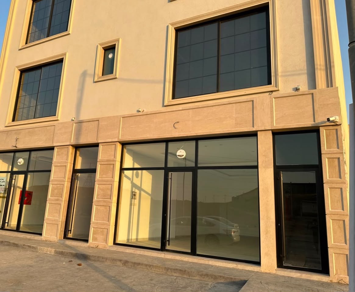 Prime Location Commercial Building for Sale Resim 3