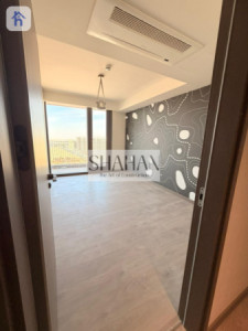 Spacious Apartment in Cavalli Tower Image 4