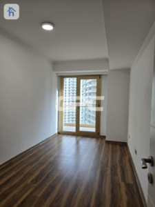 Spacious Apartment in Roya Tower Image 3