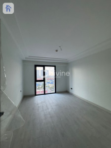 Corner Apartment image 3