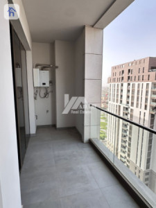 Spacious Apartment with Beautiful Views Image 16