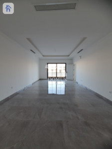 Commercial House (242m²) Image 6