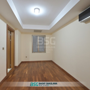 Modern 5-Bedroom Apartment Image 3