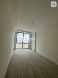 Modern 2-Bedroom Apartment in Empire Square Resim 3
