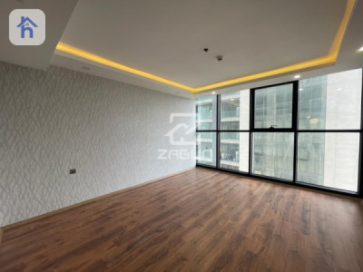 Modern apartment with stunning views Image 5