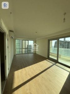 Spacious Apartment in Empire Wings image 5