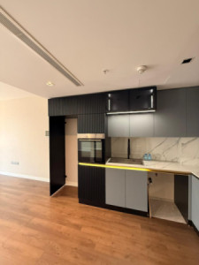 Chic 1-Bedroom Apartment with Modern Amenities image 6