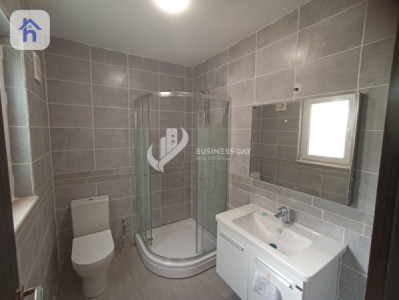 Spacious House with 4 Bedrooms Image 12