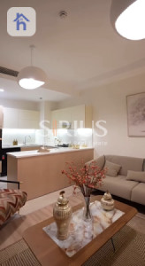 Spacious Apartment in Empire Square image 2