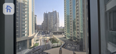 Chic one-bedroom apartment in Empire Square Image 7