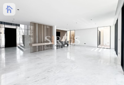 Luxurious Villa with 6 Bedrooms image 2