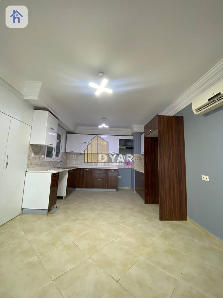 Spacious Apartment with 3 Bedrooms Image 1