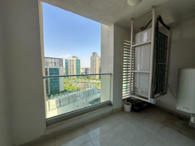 Modern 2-Bedroom Apartment image 13