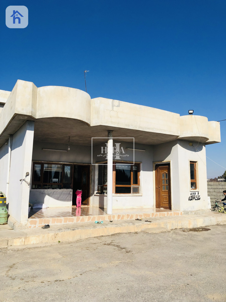 Spacious Farmhouse with 2 Bedrooms