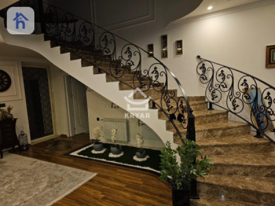 Spacious 6-Bedroom House in Hiwa City Image 15