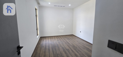 Spacious House in Mirage City Image 4
