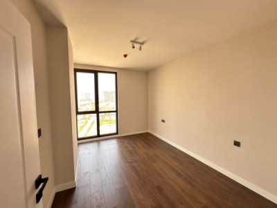 Modern 4 BR Apartment in Prime Location Image 15