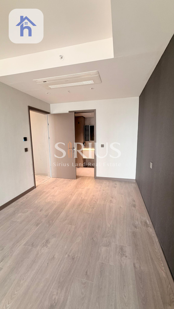 Elegant One-Bedroom Apartment at Prime Location Resim 2