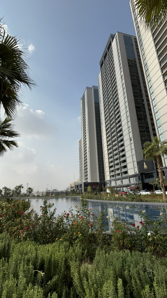 Spacious Apartment in Sky Towers