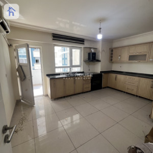 Elegant 3 BR Apartment with Ample Space Image 3