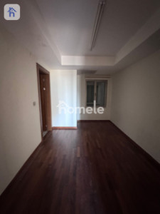 Modern 4-Bedroom Apartment with Beautiful View Image 9