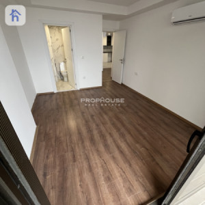 Modern 2 Bedroom Apartment with Stunning Views Image 4