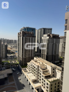 Modern apartment in prime location image 8