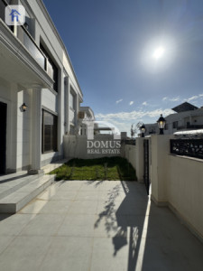 House (240m²) Image 4