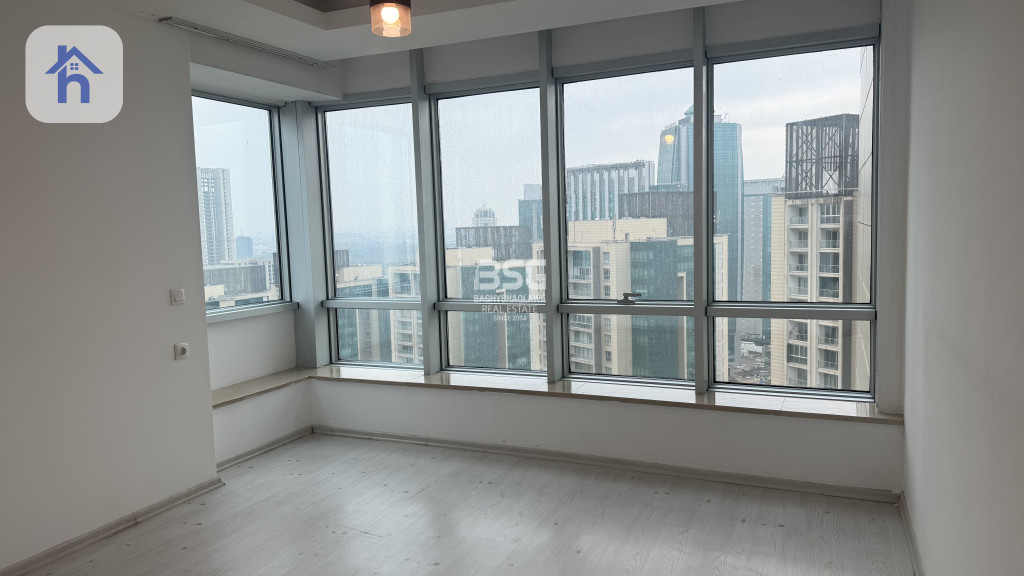 Empire Wings Apartment with 22nd Floor