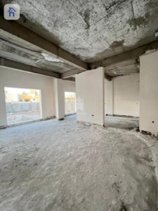 Spacious Villa with 9 Bedrooms Image 5
