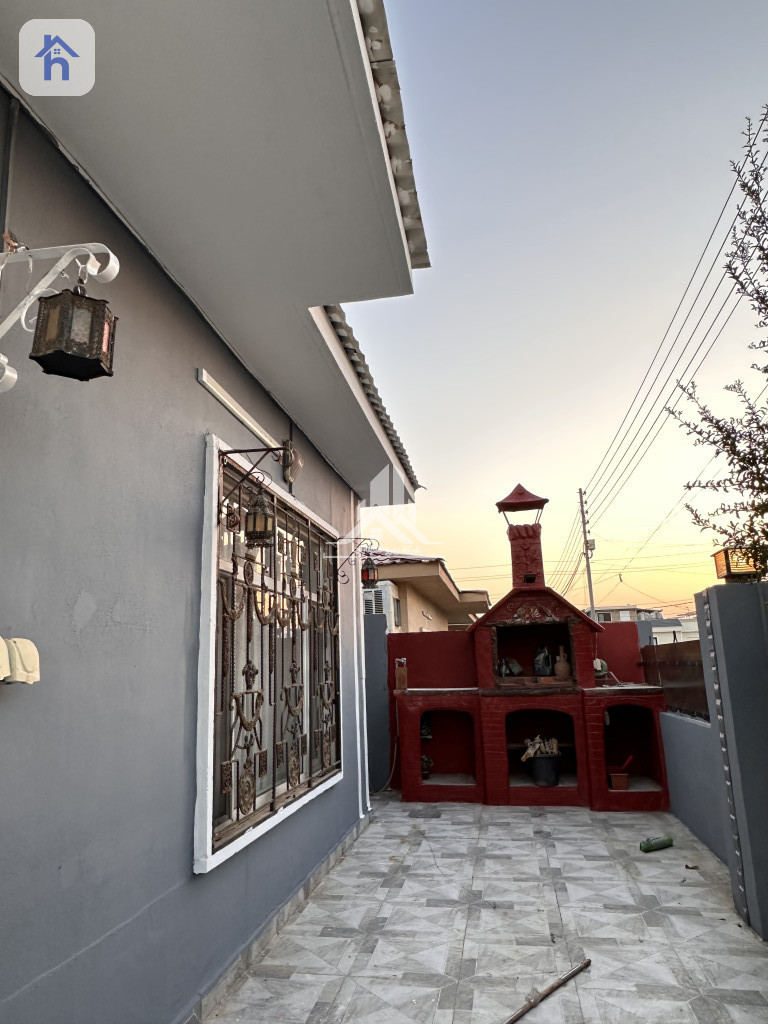 House (204m²) Resim 2