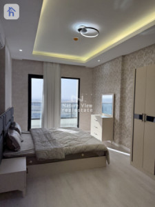 Spacious Apartment with Spectacular Views Image 5