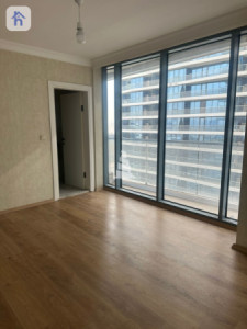 Modern Apartment in Prime Location Image 4
