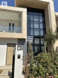 Luxury House image 2