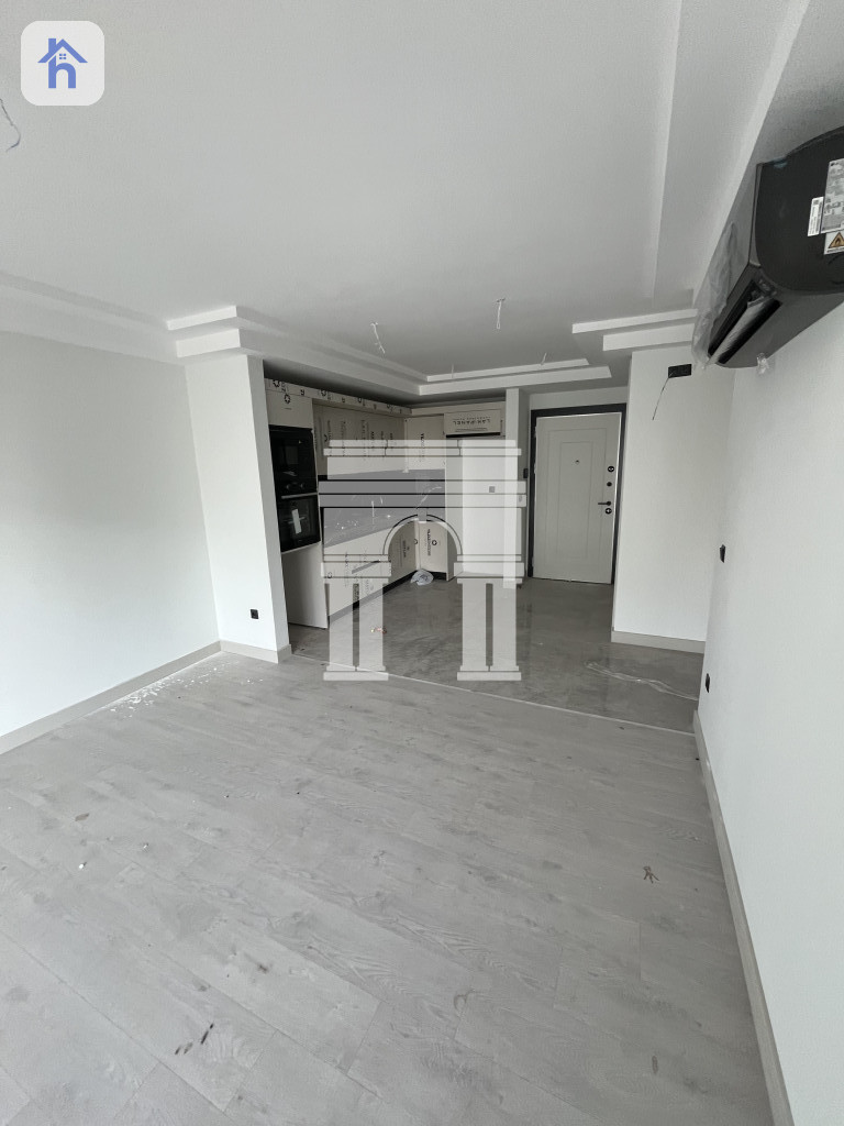 Modern 1 Bedroom Apartment in Rami Towers — 2