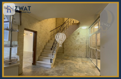 Spacious Commercial House For Rent Resim 4