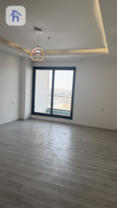 شوقەیەکی مۆدێرن بۆ یەک ژووری نوستن لە شوێنێکی نایاب وێنە 4