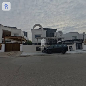 Luxury House with 360° image 2