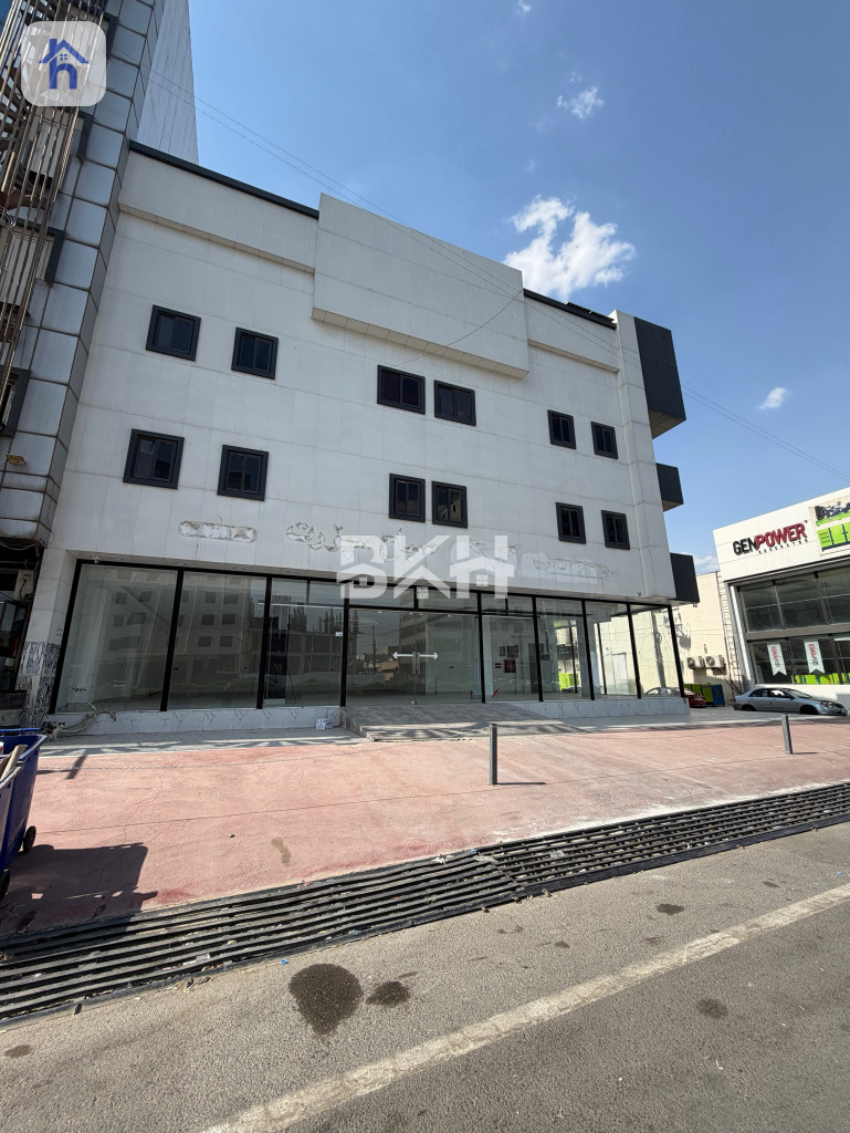 Commercial Building with 6 Apartments