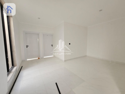 Modern House with Ample Space Image 8