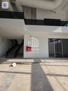 Spacious Showroom with Offices and Rooms Image 7