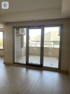 6th Floor Apartment with Stunning Views Image 3