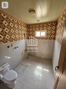Spacious rental in Korean Village image 7