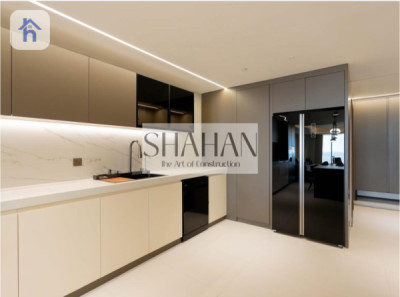 Elegant and Spacious Apartment Image 5
