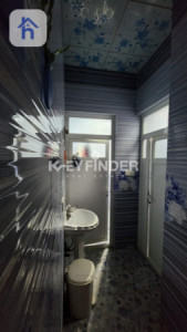 Spacious Home in 32 Park image 9