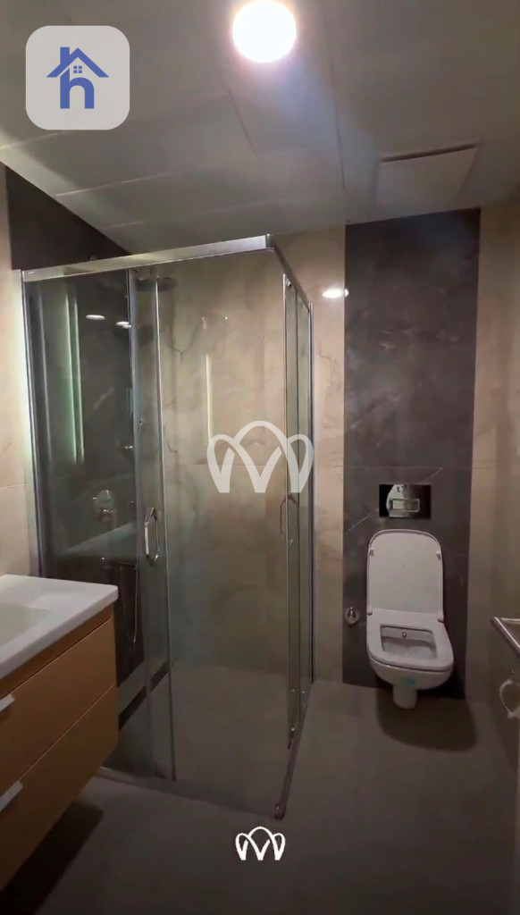 Spacious Apartment in Empire Square Resim 8