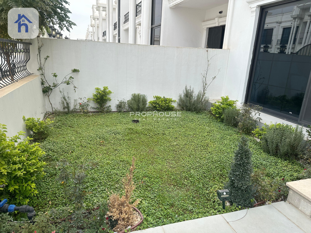 Spacious 4 Bedroom House in Zaner City Resim 2