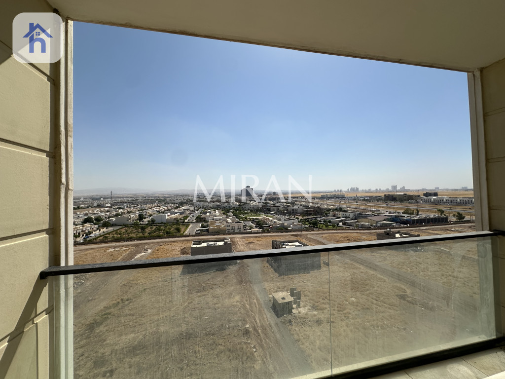 Modern Apartment Image 6