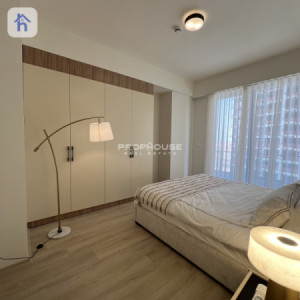 Elegant 3-Bedroom Apartment for Sale Image 9