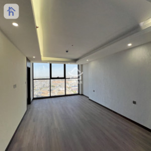 Bright Apartment with Stunning Views Image 7